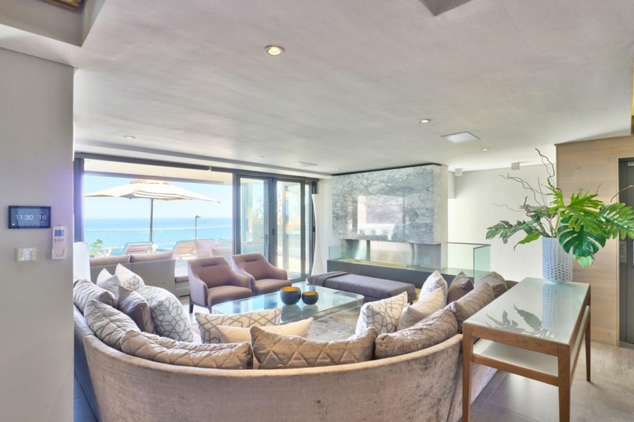 5 Bedroom Property for Sale in Fresnaye Western Cape